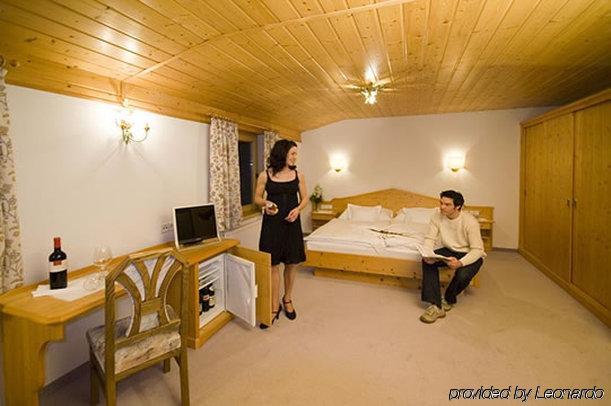 Hotel Nova Gaschurn Quarto foto
